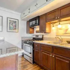 Belmont Shore Bungalow, 2 Min Walk To Town! , Long Beach United States